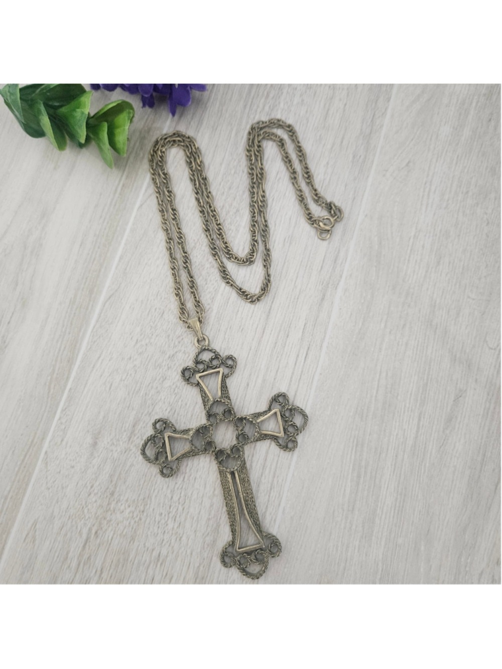 Sarah Coventry Gold Tone Cross Pendant Necklace 1973 Limited Edition Rare